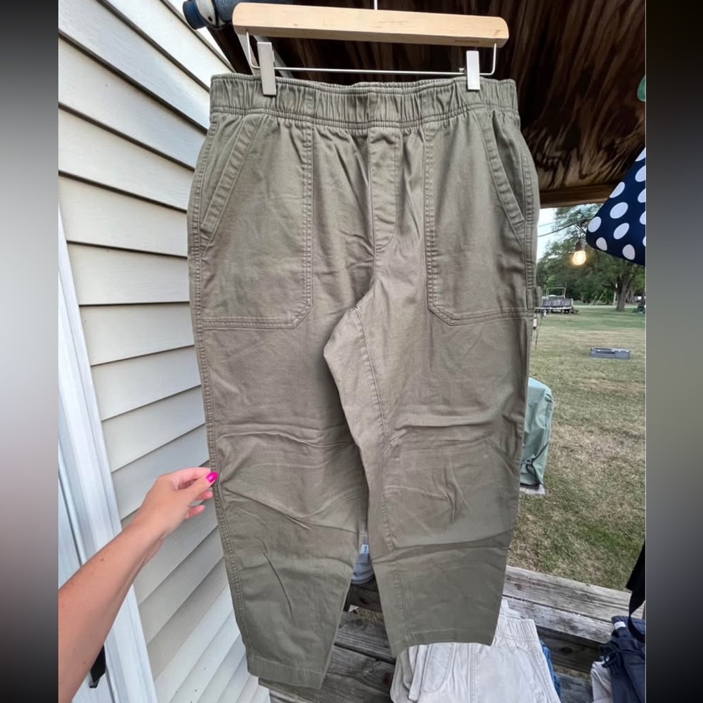 Old Navy Men's Khaki Cargo Pants
